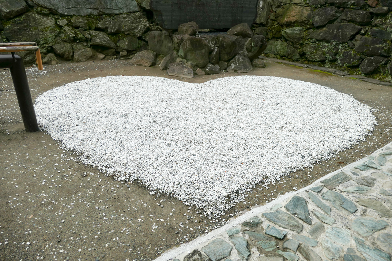 和歌山城のハートの玉砂利